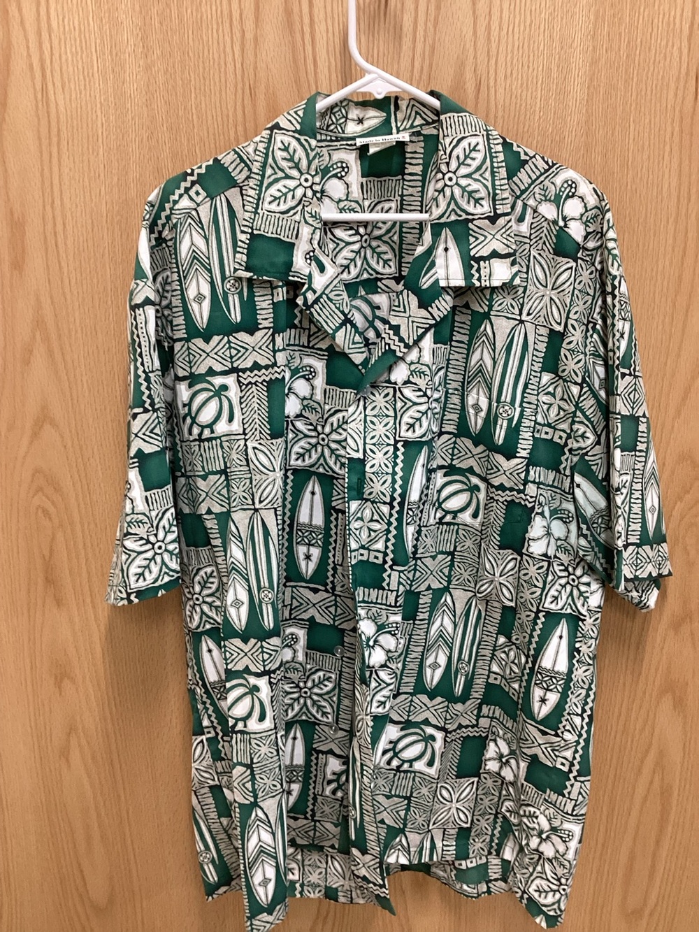 Green and White Hawaiian Print Short-Sleeve Shirt